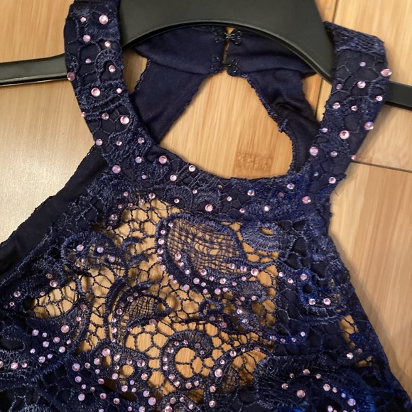 MACY’s sequined halter top NWT - Picture 2 of 8